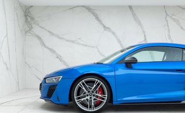 Audi R8 V10 Performance Carbon Black 27