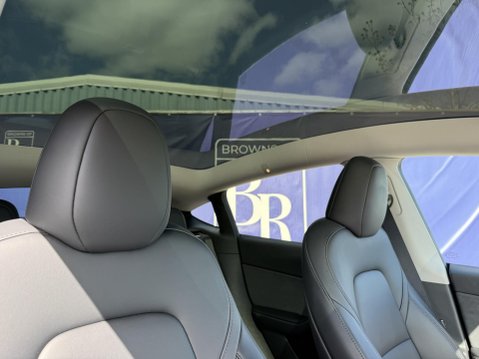 Tesla Model Y (Dual Motor) Long Range SUV 5dr Electric Auto 4WDE (384 bhp) 43