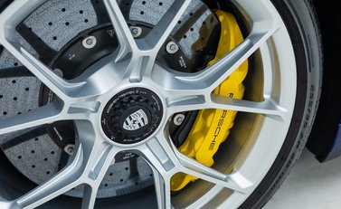 Porsche 911 GT3 Touring (992) 30