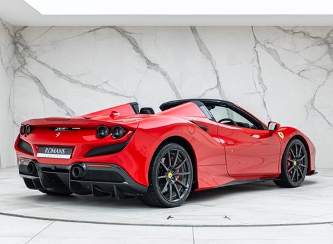 Ferrari F8 Spider 25