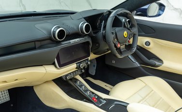 Ferrari Portofino M 19