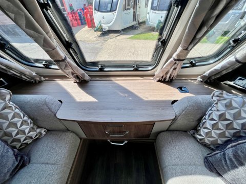 Coachman VIP 460 12