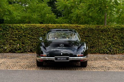 Mercedes-Benz 300 SL Gullwing 8
