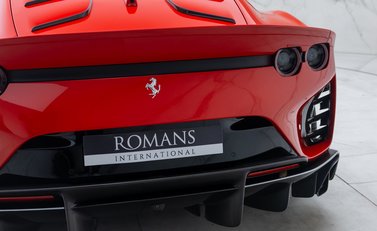 Ferrari 812 Competizione 35