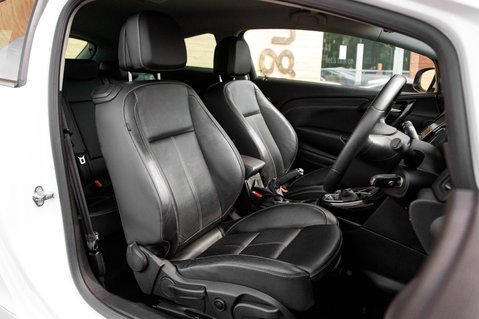 Vauxhall Astra GTC LIMITED EDITION S/S 29