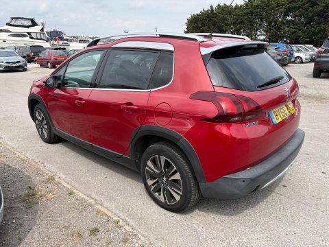 Peugeot 2008 PURETECH ALLURE 10