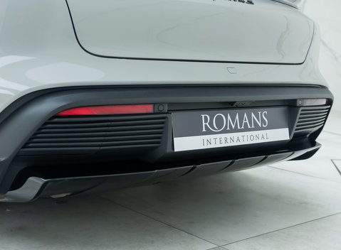 Porsche Taycan 4S Cross Turismo 38