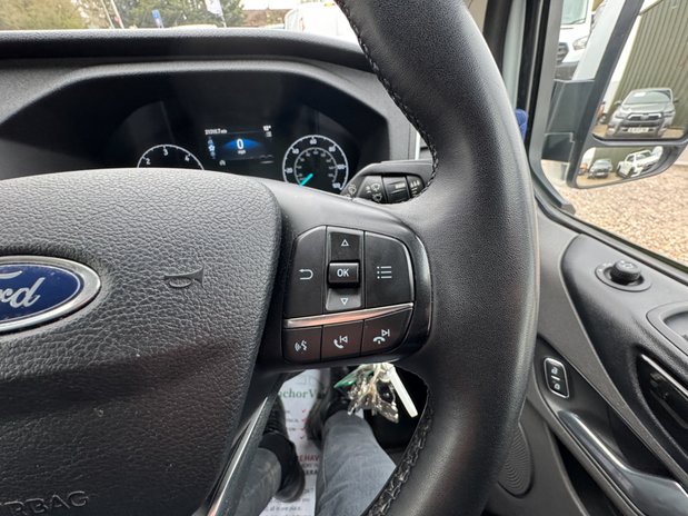 Ford Transit Custom Crew Cab AUTO SWB L1H1 Sport 320 Air Con SELECT 23