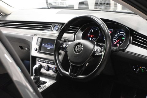 Volkswagen Passat 2.0 Passat Alltrack TDI BlueMotion Technology 4Motion Semi-Auto 4WD 5dr 15