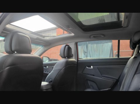 Kia Sportage CRDI 3 SAT NAV 2