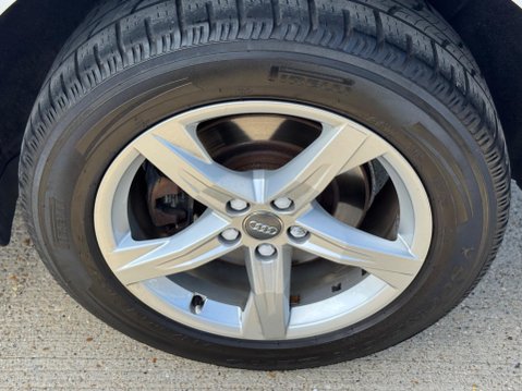 Audi Q5 2.0 TDI 40 Sport S Tronic quattro Euro 6 (s/s) 5dr 53