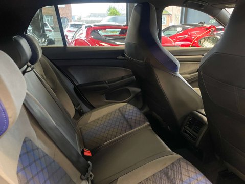 Volkswagen Golf 2.0 Golf R TSi 4Motion Semi-Auto 4WD 5dr 11