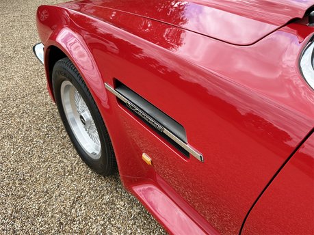 Aston Martin V8 VOLANTE 43