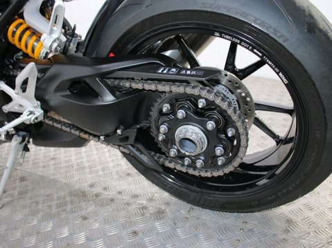 Triumph Speed Triple SPEED TRIPLE 1200 RR 33