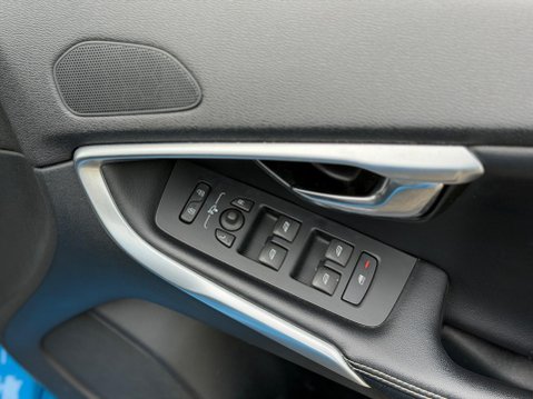 Volvo V40 2.0 D4 R-Design Euro 6 (s/s) 5dr 28