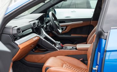 Lamborghini Urus 17