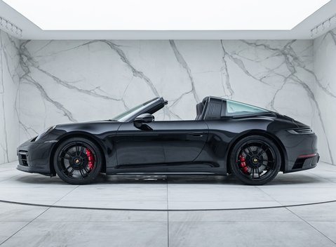 Porsche 911 Targa 4 GTS (992) 12