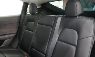 Tesla Model Y RWD One Owner GROK AI Adaptive LEDs Heated Steering Wheel and Seats VAT Q 18