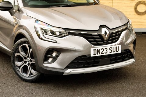 Renault Captur TECHNO E-TECH 10