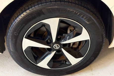 Nissan LEAF 24kWh Visia Hatchback 5dr Electric Auto (107 bhp) 66