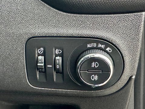 Vauxhall Crossland X SE 19