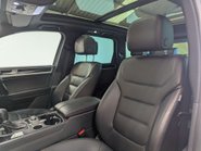 Volkswagen Touareg 3.0 Touareg V6 R-Line+ TDI BlueMotion Technology Auto 4WD 5dr 36