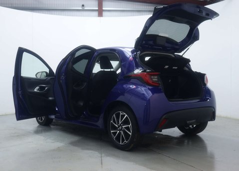 Toyota Yaris 1.5 Yaris Design HEV CVT 5dr 55
