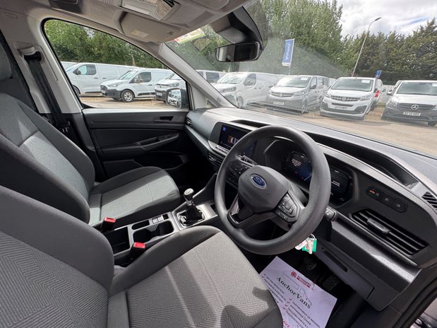 Ford Transit Connect SWB L1H1 [SOLD CR] Low Roof Trend 220 Air Con Nav Sensors EURO 6 15