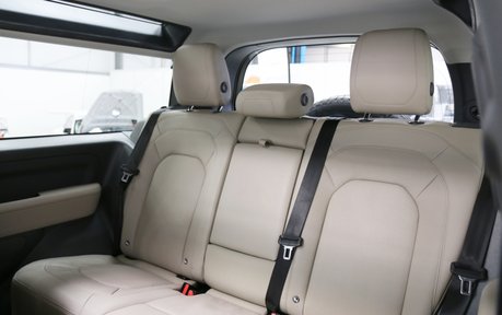 Land Rover Defender XS Edition MHEV P400 - 6 Seats, 11.4 Screen and Superb Specification 15
