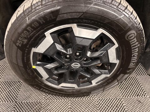Nissan Navara 2.3 dCi Tekna Auto 4WD Euro 6 4dr 36