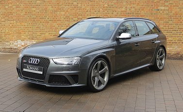Audi RS4 Avant 10