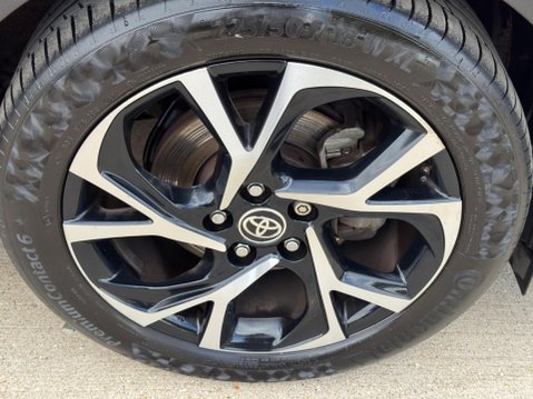 Toyota C-HR 1.8 VVT-h Design CVT Euro 6 (s/s) 5dr 44