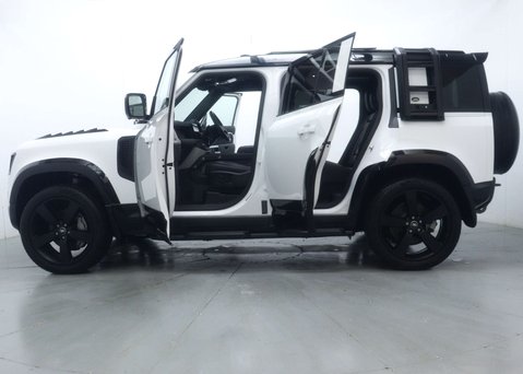 Land Rover Defender 3.0 Defender X-Dynamic HSE D300 MHEV A 4WD 5dr 71