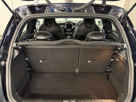 Mini Hatch 1.5 Cooper Sport 3dr 13