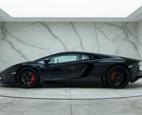 Lamborghini Aventador LP 700-4
