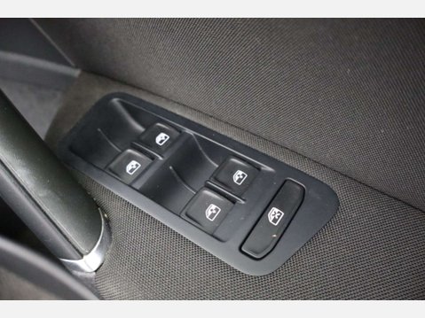 Volkswagen Golf 2.0 Golf SE Nav TDI BlueMotion Technology Semi-Auto 5dr 21