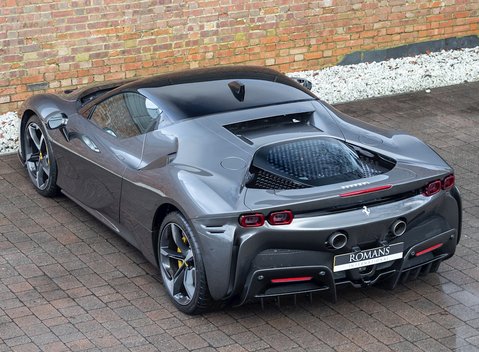 Ferrari SF90 Stradale 9