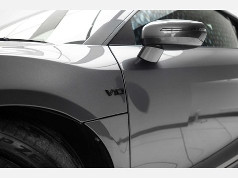 Audi R8 5.2 R8 Quattro V10 Semi-Auto 4WD 2dr 33