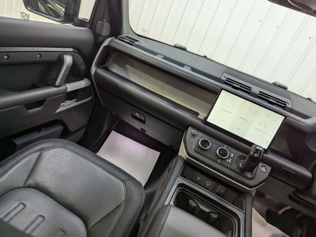 Land Rover Defender 2.0 Defender X-Dynamic HSE PHEV Auto 4WD 5dr 44