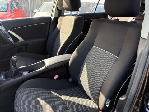Toyota Avensis 2.0 Avensis Active D-4D 5dr 37