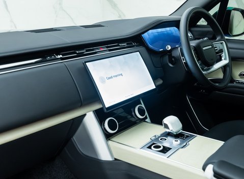 Land Rover Range Rover P530 SV 22