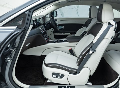 Rolls-Royce Spectre 15