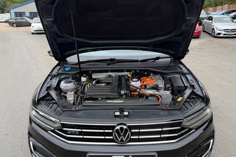 Volkswagen Passat GTE DSG - VAT Q - 1 OWNER - PLUG IN HYBRID - 3 IN STOCK 66
