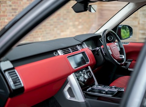 Land Rover Range Rover 5.0 V8 Autobiography LWB Urban 18