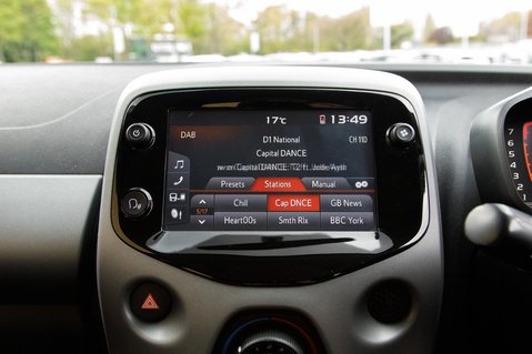 Toyota Aygo VVT-I X-PLAY X-SHIFT 23