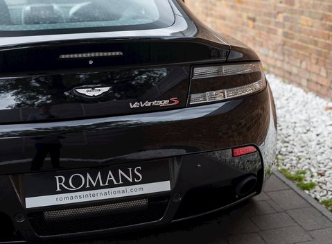 Aston Martin V12 Vantage S 23