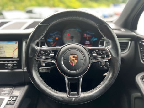 Porsche Macan 3.0 Macan S Semi-Auto 4WD 5dr 23