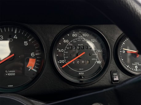 Porsche 911 CARRERA 3.2 BACK-DATE 53