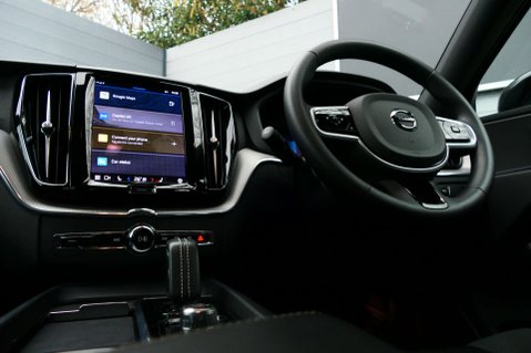 Volvo XC60 2.0 XC60 R-Design B4 MHEV AWD Auto 4WD 5dr 29