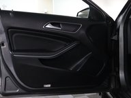 Mercedes-Benz GLA GLA 180 URBAN EDITION 41